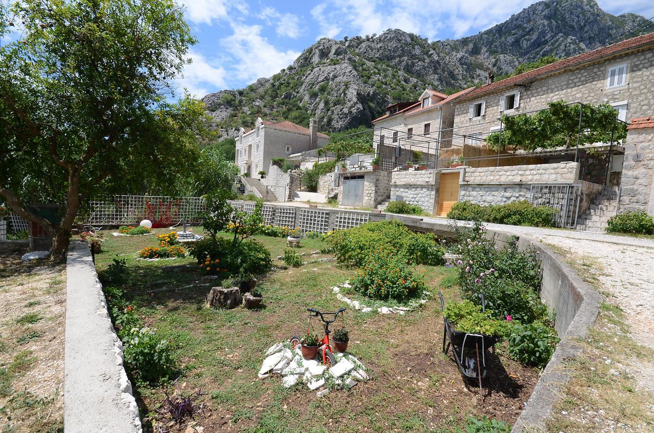 Apartamento Stone House Dragutinovic Kotor Exterior foto