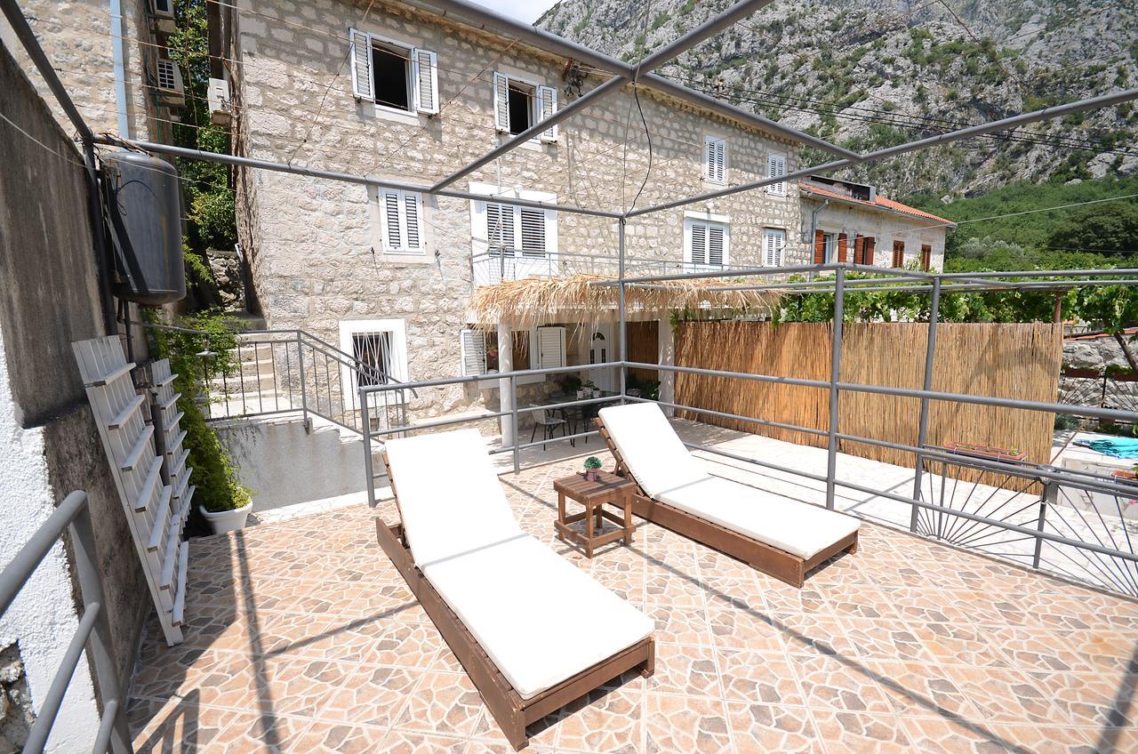 Apartamento Stone House Dragutinovic Kotor Exterior foto