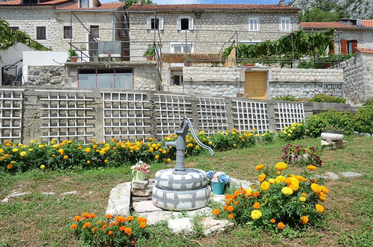 Apartamento Stone House Dragutinovic Kotor Exterior foto